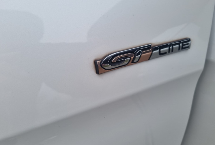 Peugeot 5008 1.6 THP 16V EAT6 S&S 165 cv GT LINE * full options * cuir * * toit panoramique * TBE !