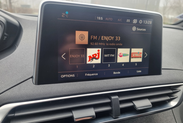 Peugeot 5008 1.6 THP 16V EAT6 S&S 165 cv GT LINE * full options * cuir * * toit panoramique * TBE !