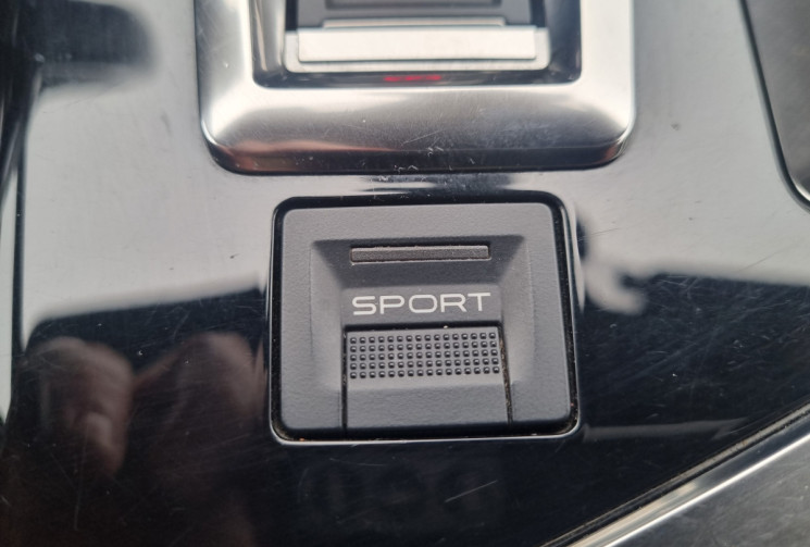 Peugeot 5008 1.6 THP 16V EAT6 S&S 165 cv GT LINE * full options * cuir * * toit panoramique * TBE !