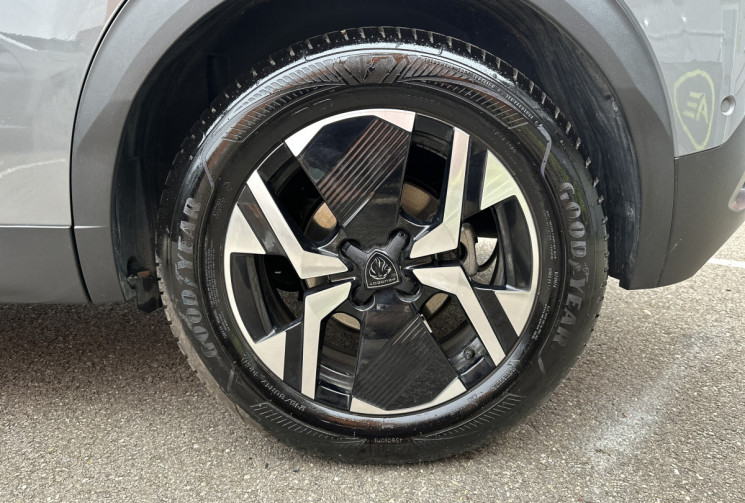 Peugeot 2008 E-2008 GT Grip control