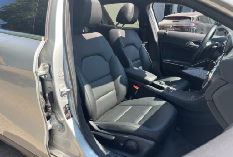 MERCEDES GLA 200 7G-Tronic / Boite auto / Toit ouvrant / Seulement 24000km / Sieges chauffants