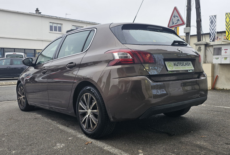 Peugeot 308 ALLURE  1.6 HDi FAP 92 cv DISTRIBUTION NEUVE 