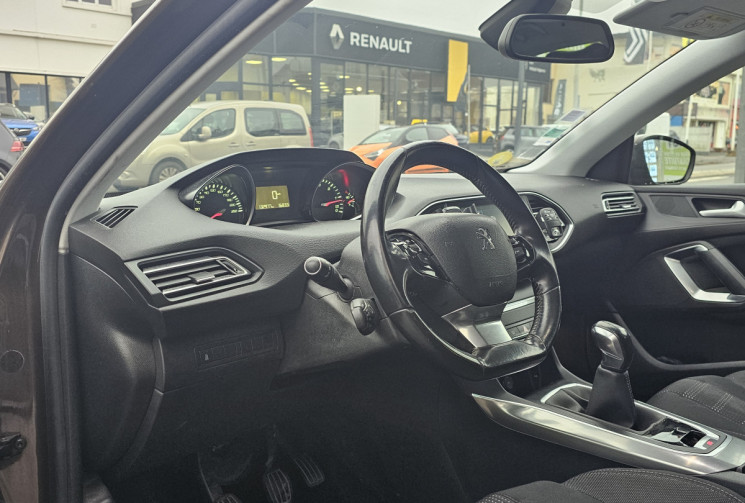 Peugeot 308 ALLURE  1.6 HDi FAP 92 cv DISTRIBUTION NEUVE 