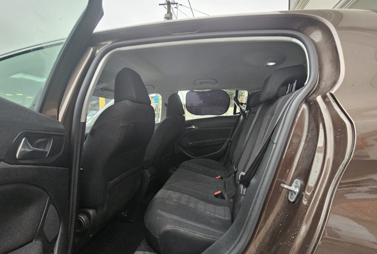 Peugeot 308 ALLURE  1.6 HDi FAP 92 cv DISTRIBUTION NEUVE 