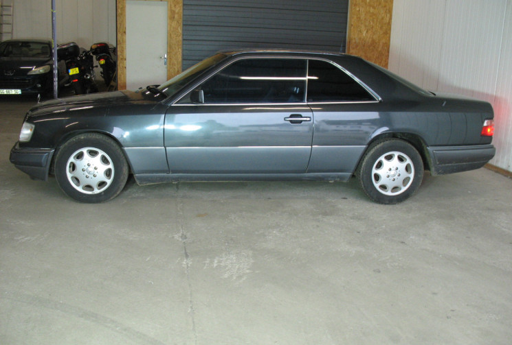 Mercedes Classe E Coupé C124 2.2 E 150CH
