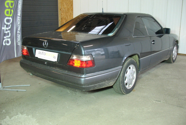 Mercedes Classe E Coupé C124 2.2 E 150CH