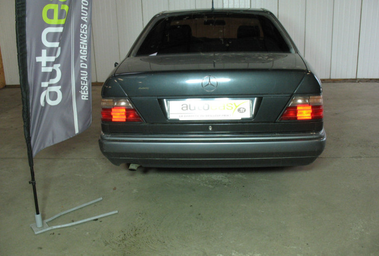 Mercedes Classe E Coupé C124 2.2 E 150CH