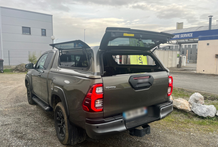 TOYOTA HILUX 2.8 D-4D X-Tra Cabine Invincible 4WD 45592HT