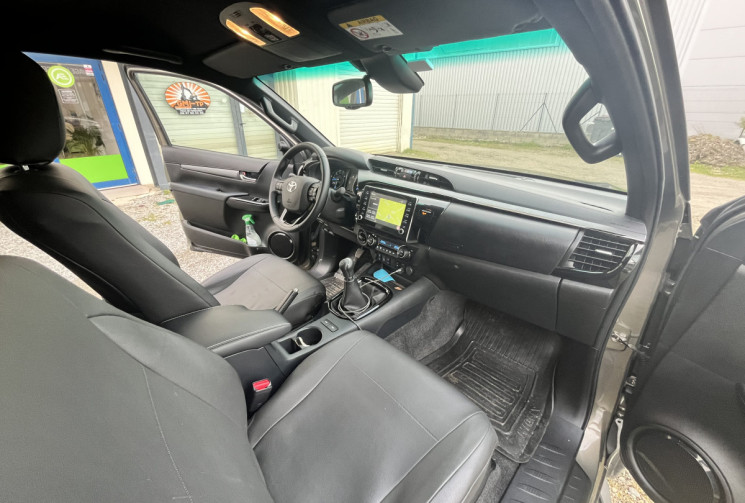 TOYOTA HILUX 2.8 D-4D X-Tra Cabine Invincible 4WD 45592HT
