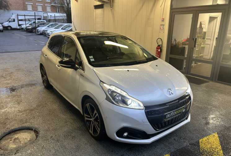 PEUGEOT 208 1.5 BlueHdi 100 GT LINE TOIT PANORAMIQUE