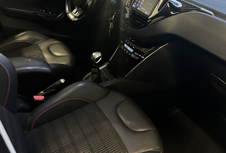 PEUGEOT 208 1.5 BlueHdi 100 GT LINE TOIT PANORAMIQUE