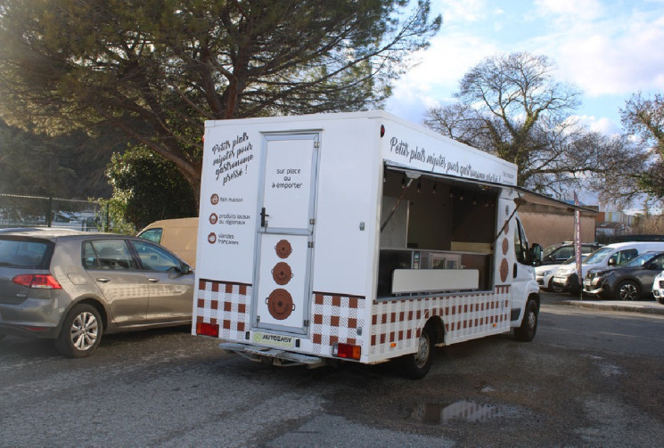 Peugeot BOXER 2.2 hDI  130  FOOD TRUCK   TARIF HT ! EQUIPE !!!!