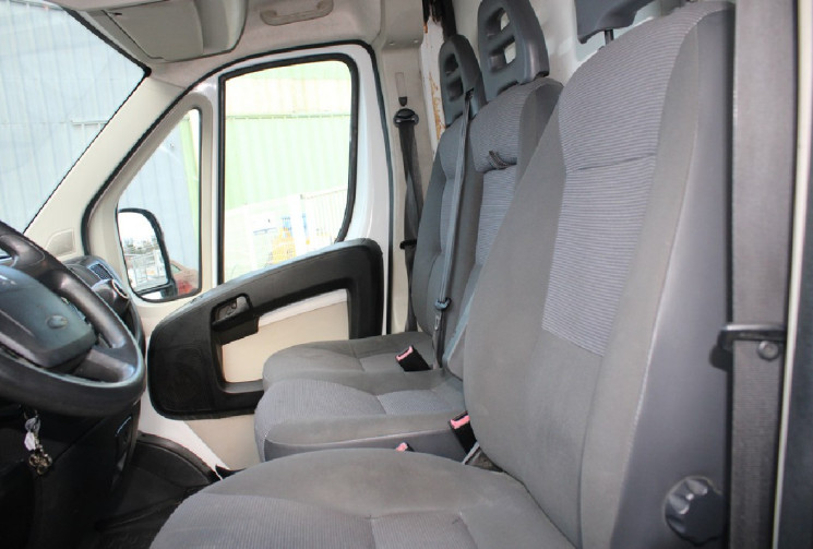 Peugeot BOXER 2.2 hDI  130  FOOD TRUCK   TARIF HT ! EQUIPE !!!!