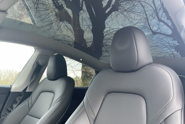 TESLA MODEL Y STANDARD PROPULSION 300 CH //  1ERE MAIN GARANTIE JUSQU'EN 2032 OU 160 000 KM