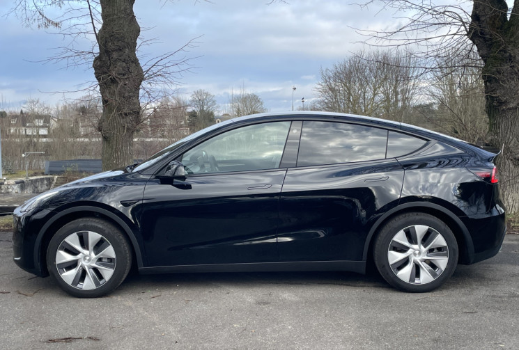 TESLA MODEL Y STANDARD PROPULSION 300 CH //  1ERE MAIN GARANTIE JUSQU'EN 2032 OU 160 000 KM