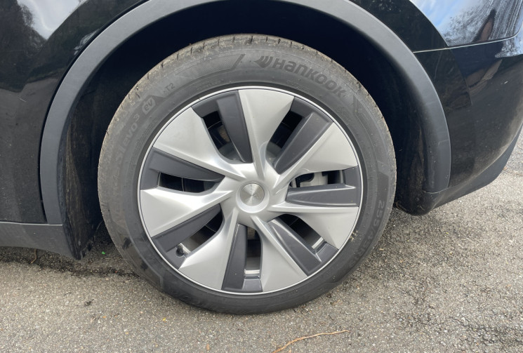 TESLA MODEL Y STANDARD PROPULSION 300 CH //  1ERE MAIN GARANTIE JUSQU'EN 2032 OU 160 000 KM