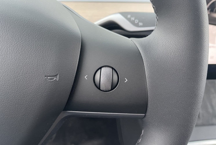 TESLA MODEL Y STANDARD PROPULSION 300 CH //  1ERE MAIN GARANTIE JUSQU'EN 2032 OU 160 000 KM