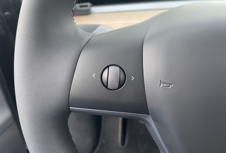 TESLA MODEL Y STANDARD PROPULSION 300 CH //  1ERE MAIN GARANTIE JUSQU'EN 2032 OU 160 000 KM