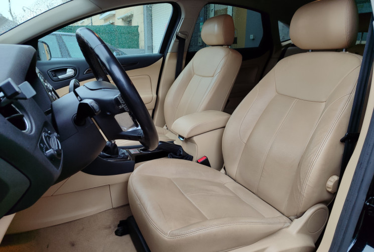 Ford MONDEO 2.0 TDCI GHIA X / 1er Main 