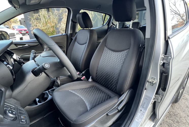 Opel Karl 1.0 73 Rocks / Seulement 6800 km / Climatisation / Carplay / Moteur à Chaine