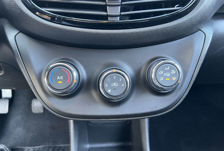 Opel Karl 1.0 73 Rocks / Seulement 6800 km / Climatisation / Carplay / Moteur à Chaine