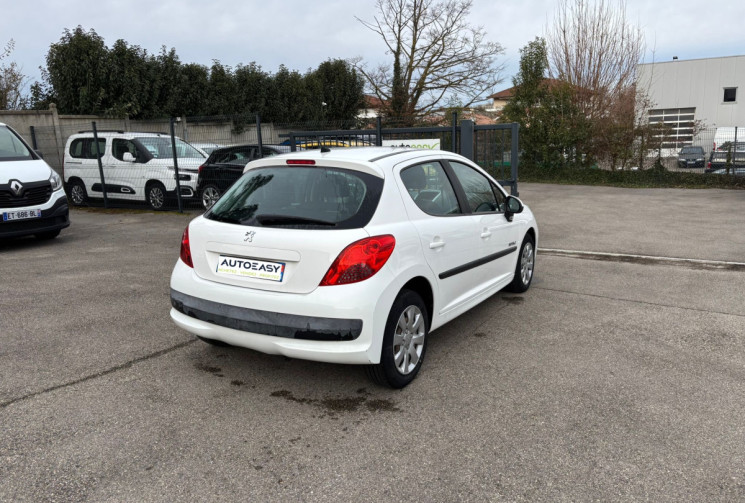 Peugeot 207 1.4 / Trendy /  88 ch  Clim DISTRIB OK