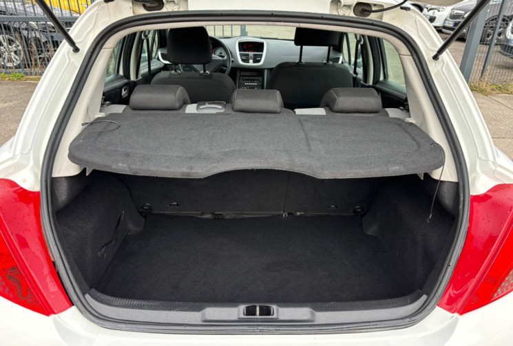 Peugeot 207 1.4 / Trendy /  88 ch  Clim DISTRIB OK