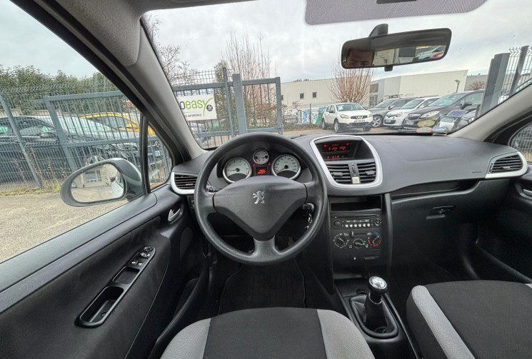 Peugeot 207 1.4 / Trendy /  88 ch  Clim DISTRIB OK
