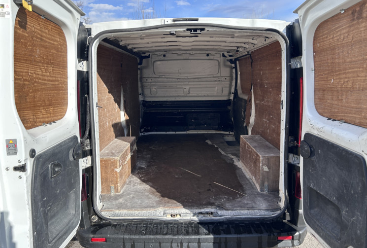 Renault TRAFIC 1.6 dCi 120 ch L2H1 CONFORT / 11653HT / 13990TTC