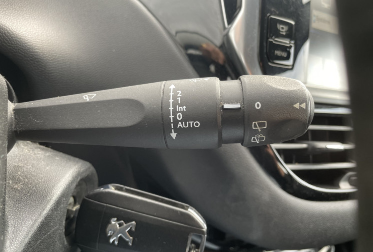 PEUGEOT 208 BUSINESS PACK 1.4 HDi FAP 68 cv * Bluetooth * Radar de recul * Distribution OK 