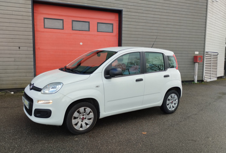 FIAT PANDA III 1.2 69 S&S BVM5 Ligue 1 Conforama / 1° main / Entretien Fiat