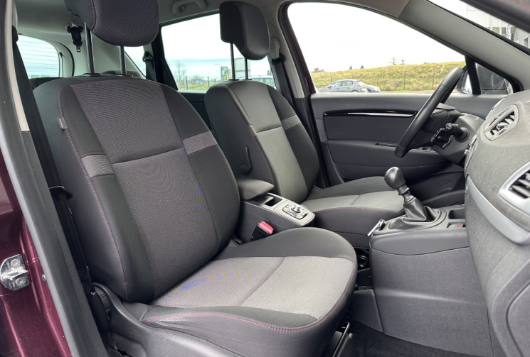RENAULT SCENIC III Phase 2 1.2 TCe 115 cv Energy ZEN - 1ère main - Suivi Renault
