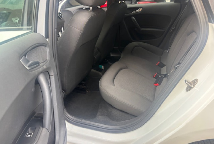 AUDI A1 SPORTBACK ambition 1.4TDI 12V S-Tronic 90 cv Boîte auto  /  BLUETOOTH / GPS / JANTES ALU /  