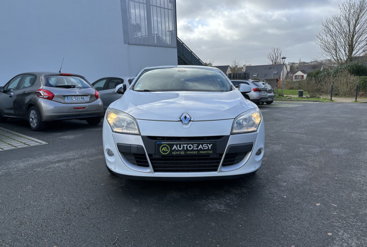 Renault Megane III (D95) 1.5 dCi 110ch FAP Dynamique EDC eco² Euro5