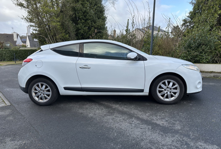 Renault Megane III (D95) 1.5 dCi 110ch FAP Dynamique EDC eco² Euro5