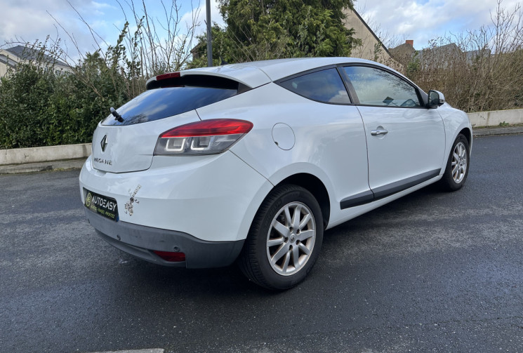 Renault Megane III (D95) 1.5 dCi 110ch FAP Dynamique EDC eco² Euro5