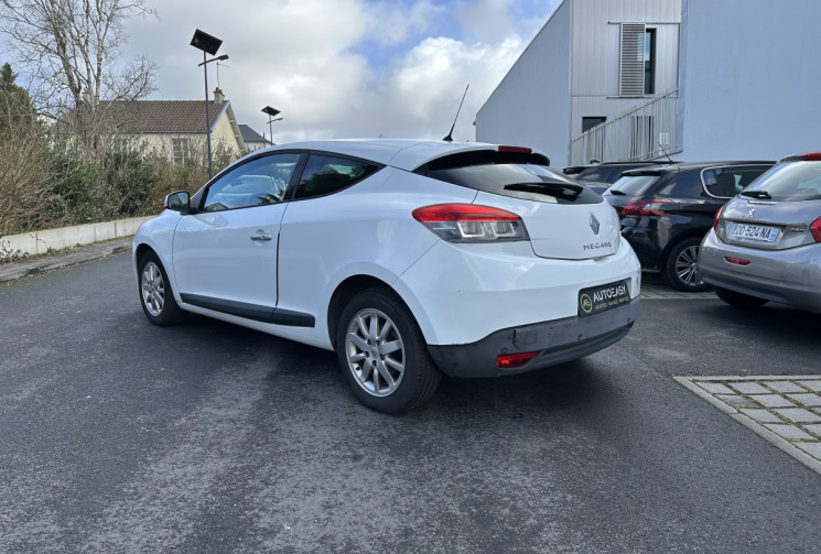 Renault Megane III (D95) 1.5 dCi 110ch FAP Dynamique EDC eco² Euro5