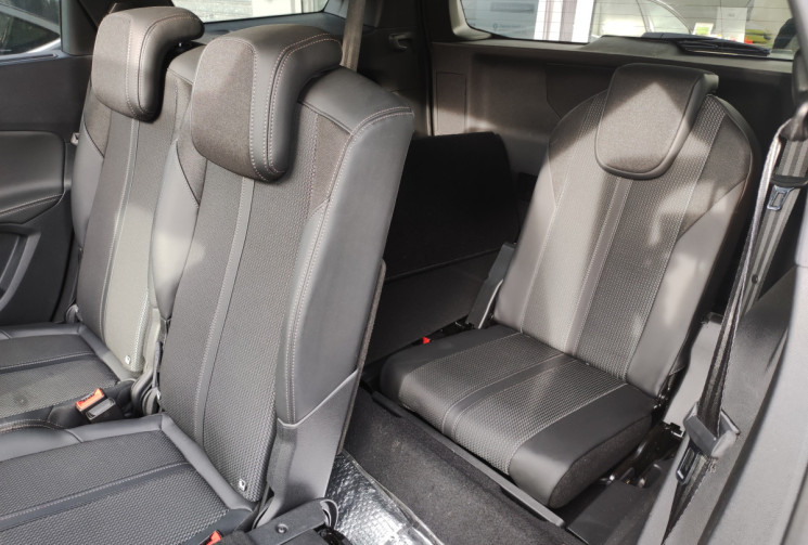 Peugeot 5008 1.6 THP EAT8  180 cv GT / 1ère main / Suivi Peugeot / 7 Places