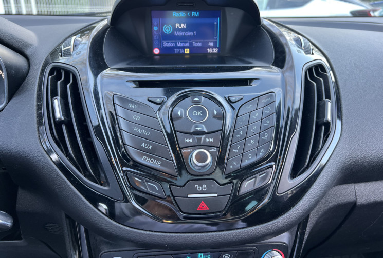 FORD B-MAX 1.0 Ecoboost 125 Titanium / Distribution Neuve / Toit Panoramique / Caméra / Attelage