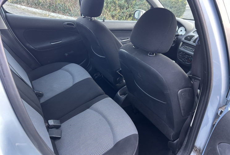 Peugeot 206 1.4 i 16V 90cv