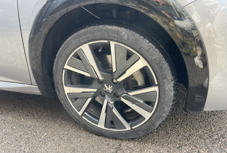 Peugeot 208 e208 50kW 136cv / suivi Peugeot 