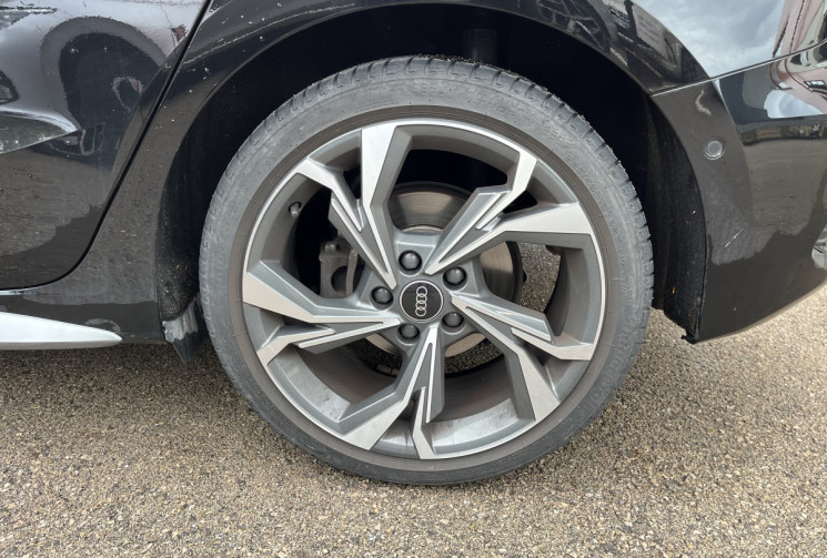 AUDI A3 Sportback IV 35 TDI S TRONIC 150cv BVA / CARPLAY / Sièges chauffants 