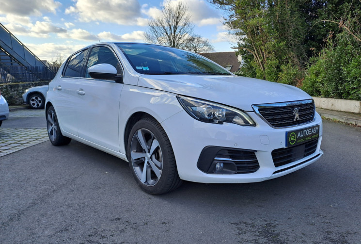 Peugeot 308 1.2 130ch Tech Edition EAT8 Toit panoramique / Idem GT Line