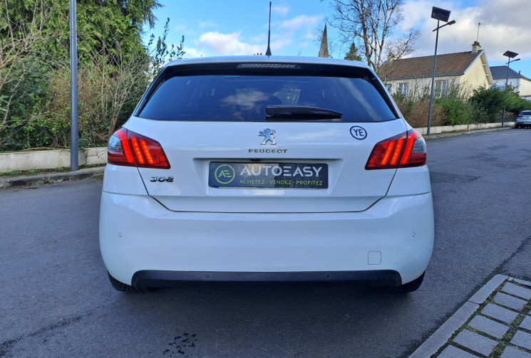 Peugeot 308 1.2 130ch Tech Edition EAT8 Toit panoramique / Idem GT Line