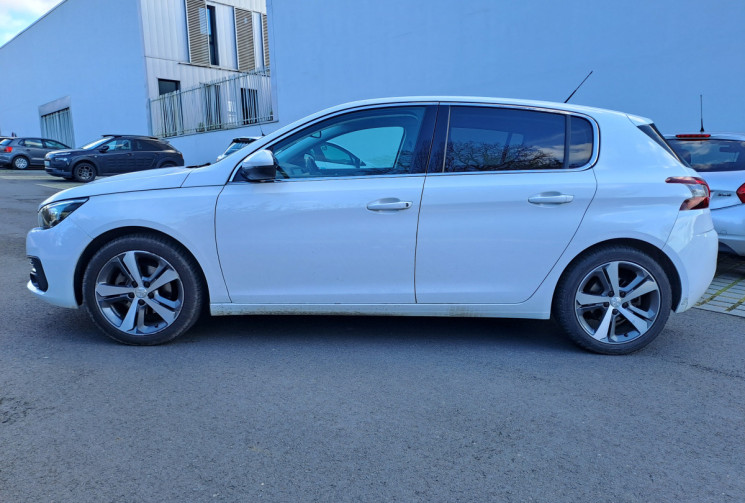 Peugeot 308 1.2 130ch Tech Edition EAT8 Toit panoramique / Idem GT Line