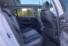 Peugeot 308 1.2 130ch Tech Edition EAT8 Toit panoramique / Idem GT Line