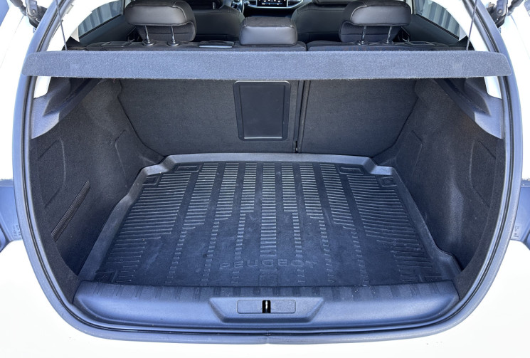 Peugeot 308 II Allure 2.0 BlueHDi 150 cv BVA - Attelage/ caméra