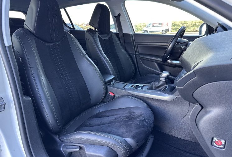 Peugeot 308 II Allure 2.0 BlueHDi 150 cv BVA - Attelage/ caméra