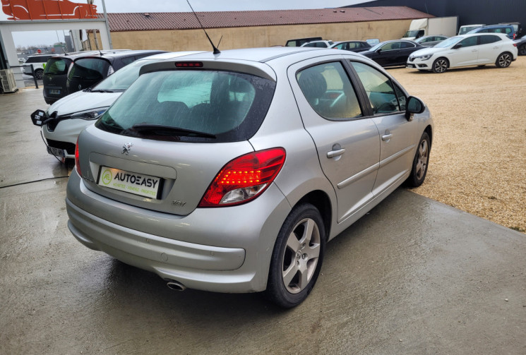 PEUGEOT 207 1.6 HDI 112 Ch FAP PREMIUM