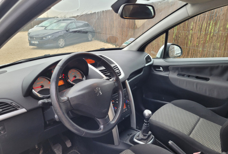 PEUGEOT 207 1.6 HDI 112 Ch FAP PREMIUM